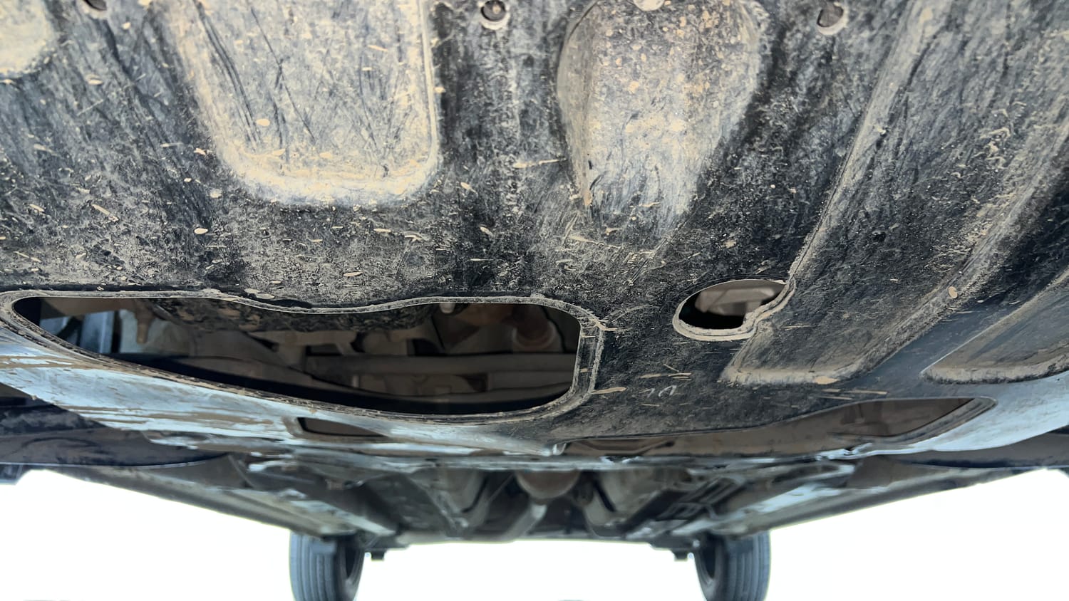 Used 2023 Hyundai Venue S (O) 1.2 Petrol Petrol Manual extra FRONT LEFT UNDERBODY VIEW