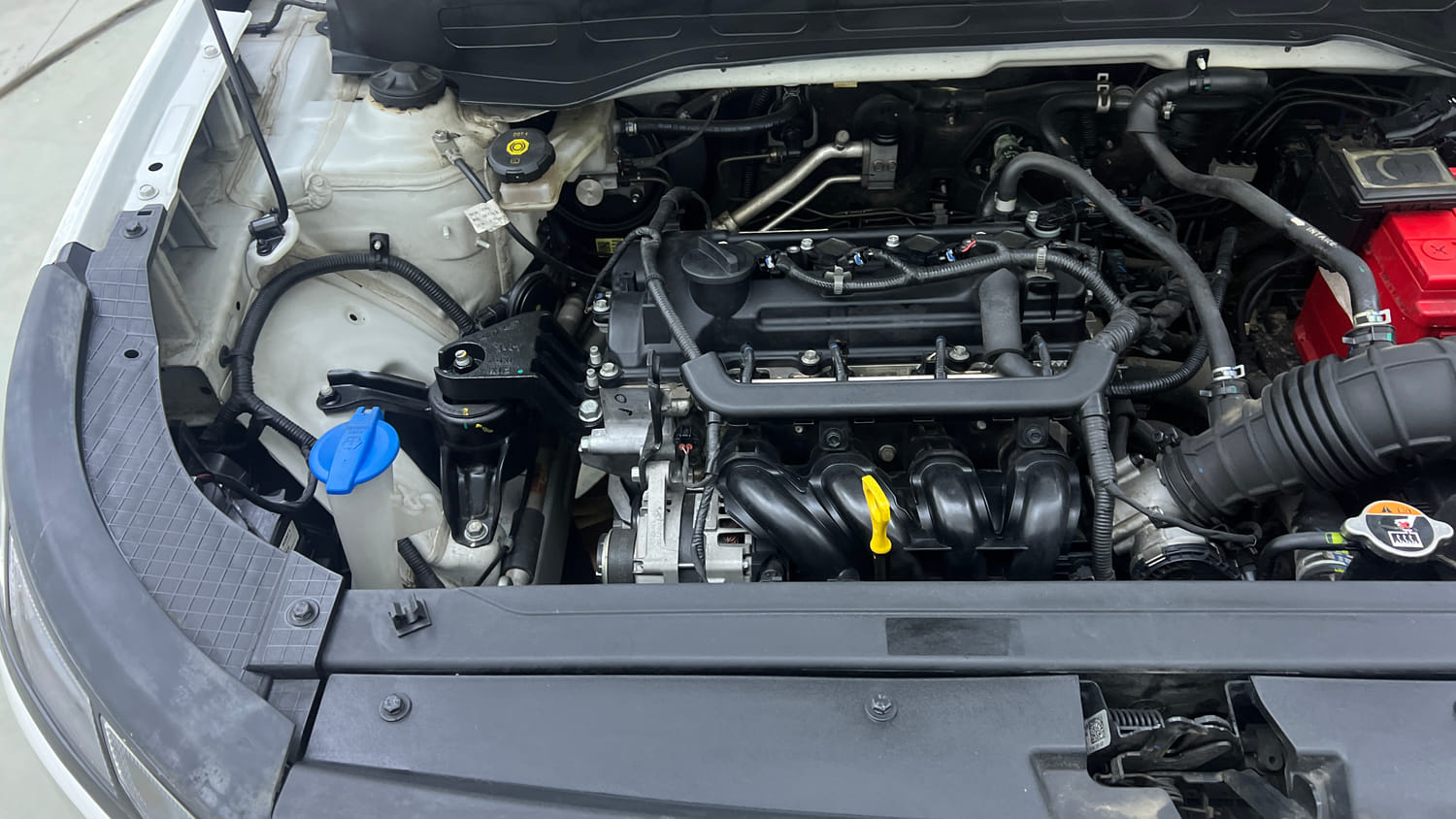 Used 2023 Hyundai Venue SX 1.2 Petrol Petrol Manual engine ENGINE RIGHT SIDE VIEW