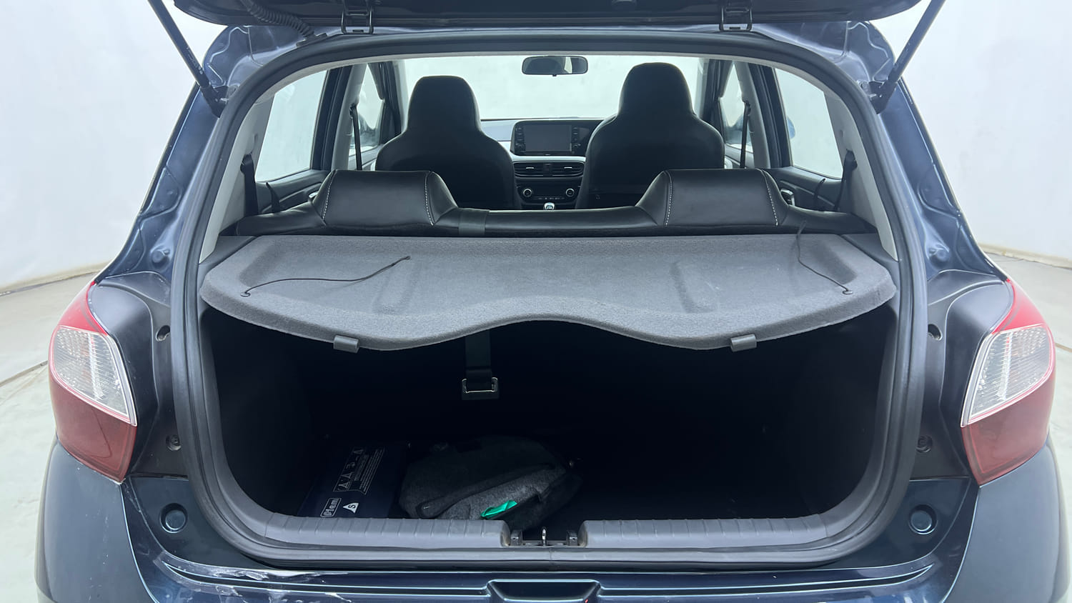 Used 2021 Hyundai Grand i10 Nios Sportz 1.2 Kappa VTVT Petrol Manual interior DICKY INSIDE VIEW