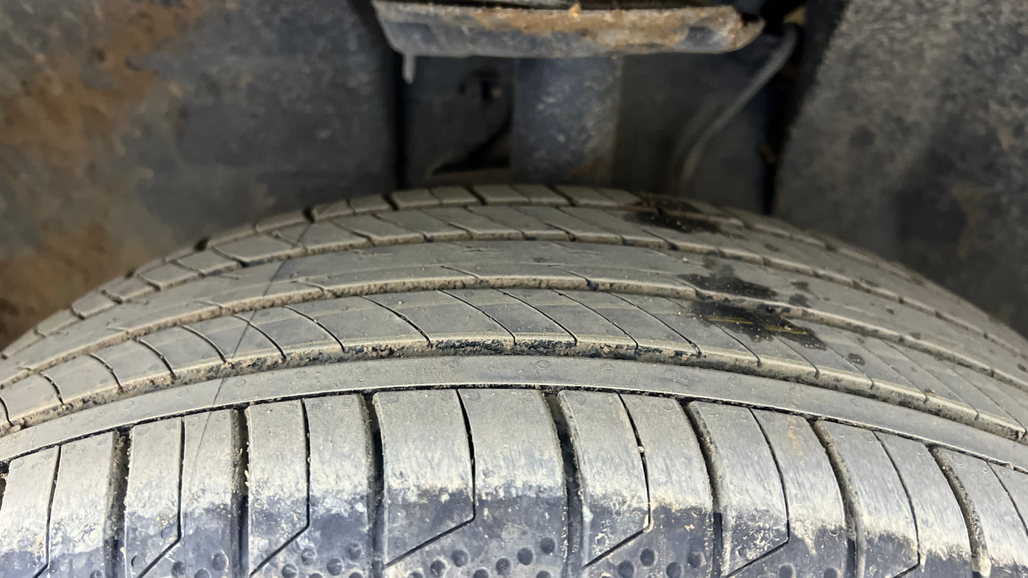 Used 2022 Tata Punch Creative Dual Tone AMT Petrol Automatic tyres LEFT FRONT TYRE TREAD VIEW