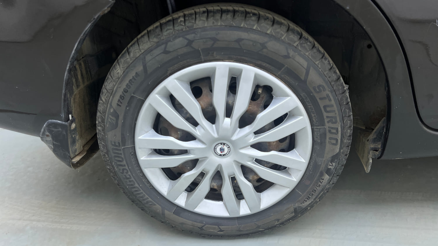 Used 2016 Honda Amaze 1.2 S i-VTEC Petrol Manual tyres RIGHT REAR TYRE RIM VIEW