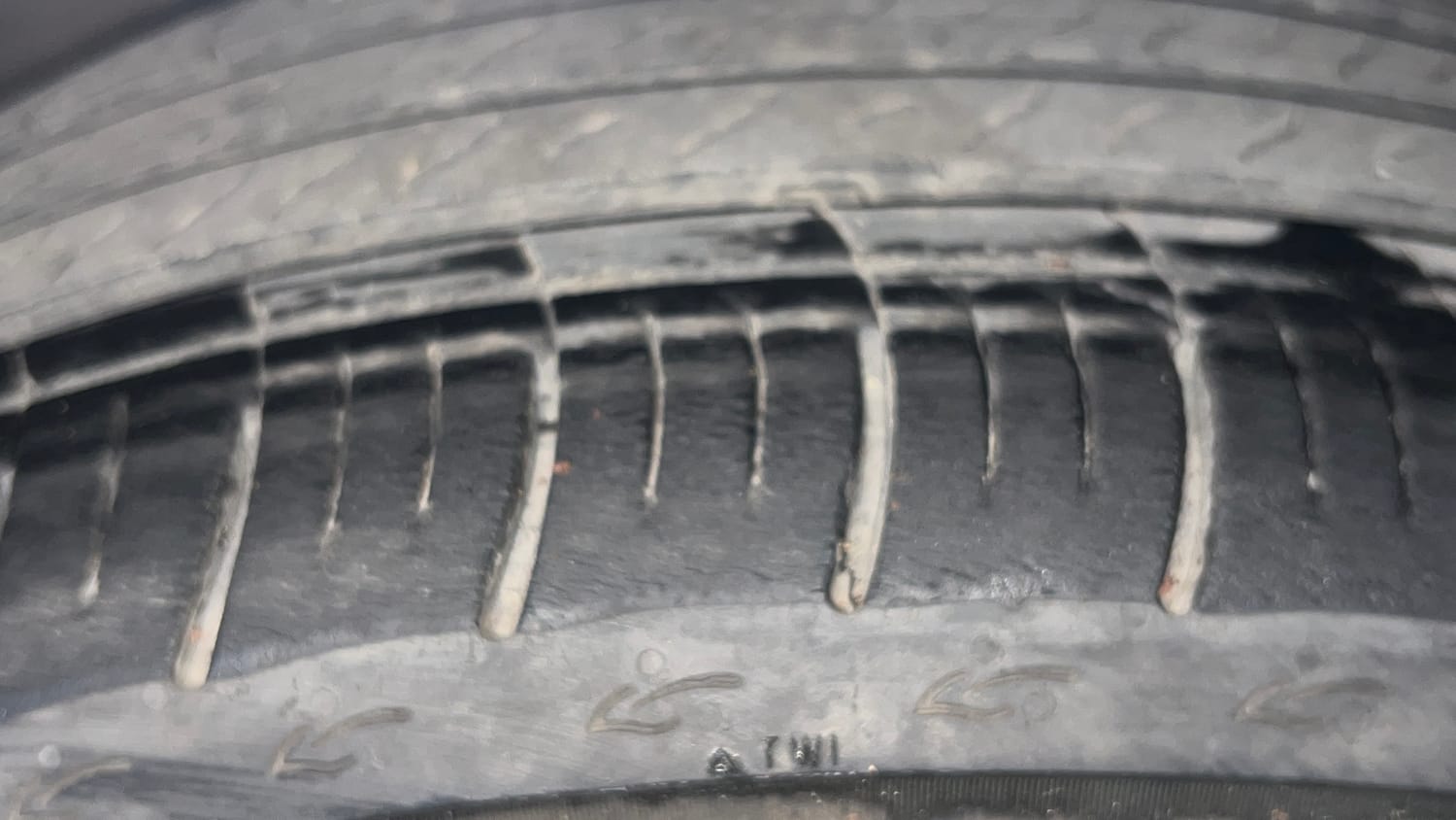Used 2023 Honda City V Petrol CVT Petrol Automatic tyres RIGHT FRONT TYRE TREAD VIEW