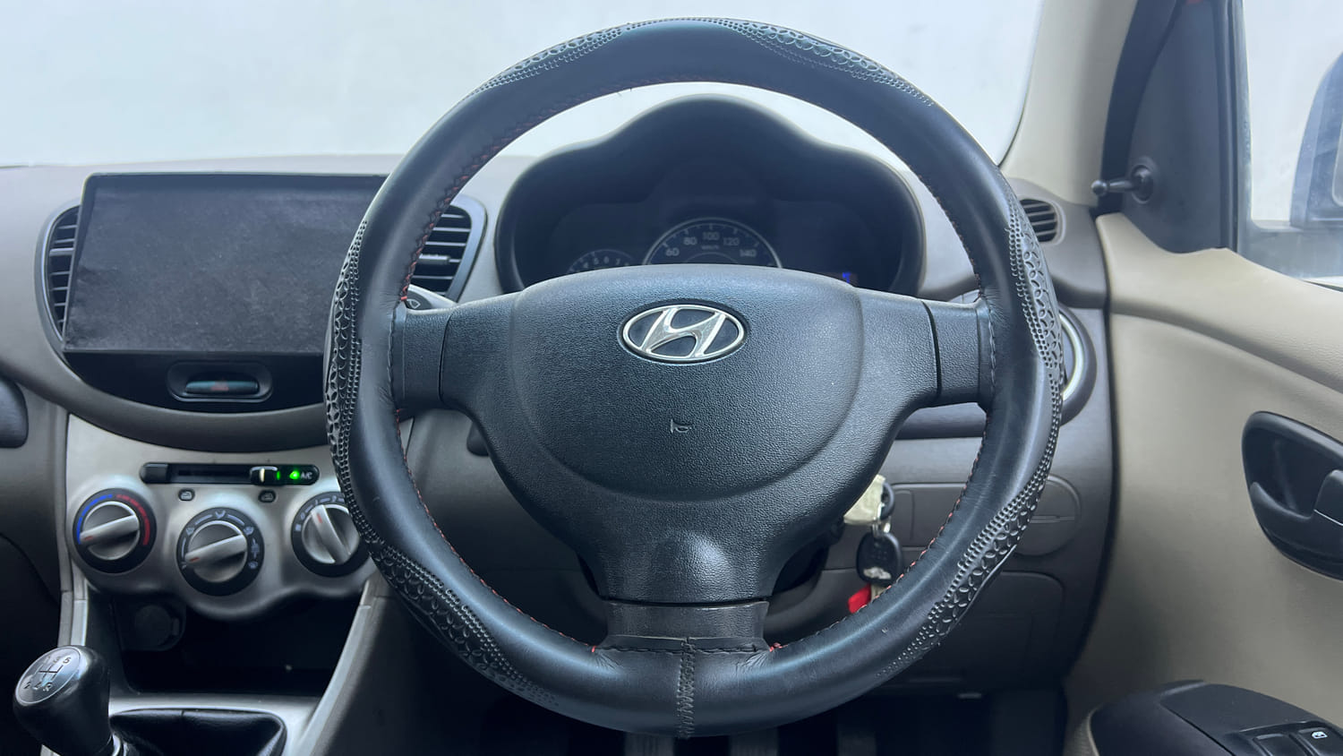 Used 2012 Hyundai i10 Era 1.1 iRDE2 Petrol Manual interior STEERING VIEW