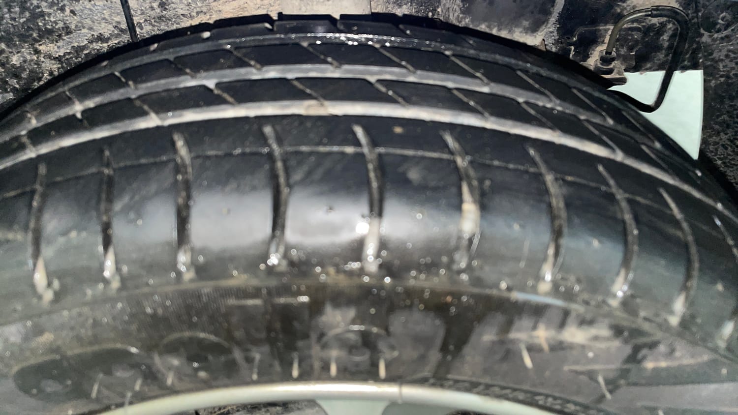 Used 2016 Hyundai Grand i10 Asta AT 1.2 Kappa VTVT (O) Petrol Automatic tyres LEFT REAR TYRE TREAD VIEW