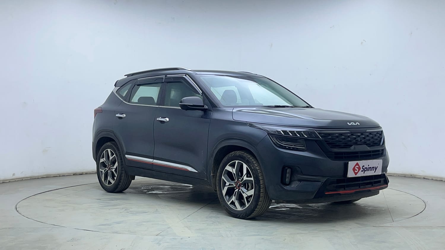 Used 2022 Kia Seltos X Line 1.4 DCT Petrol Automatic exterior RIGHT FRONT CORNER VIEW
