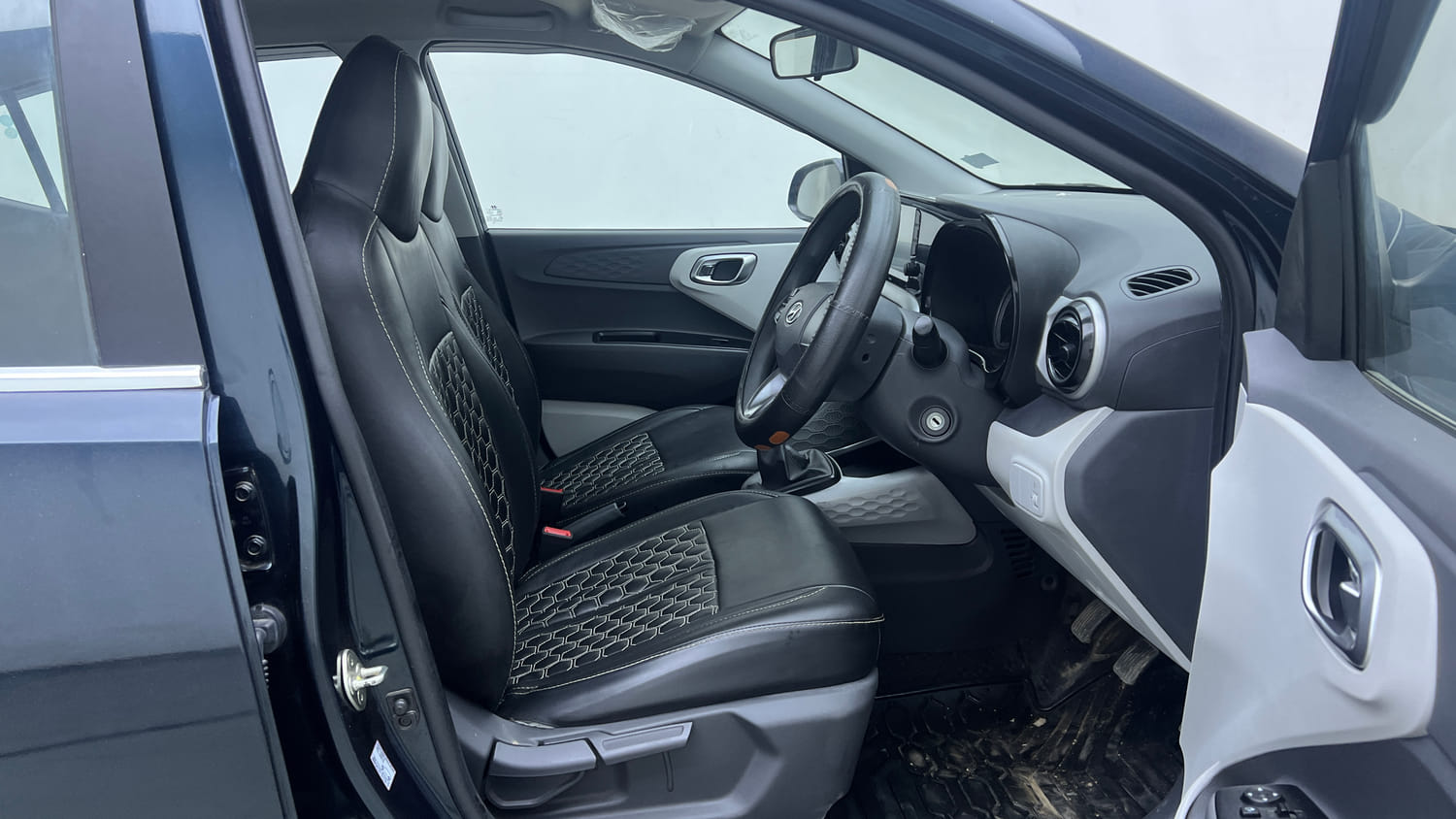 Used 2021 Hyundai Grand i10 Nios Sportz 1.2 Kappa VTVT Petrol Manual interior RIGHT SIDE FRONT DOOR CABIN VIEW