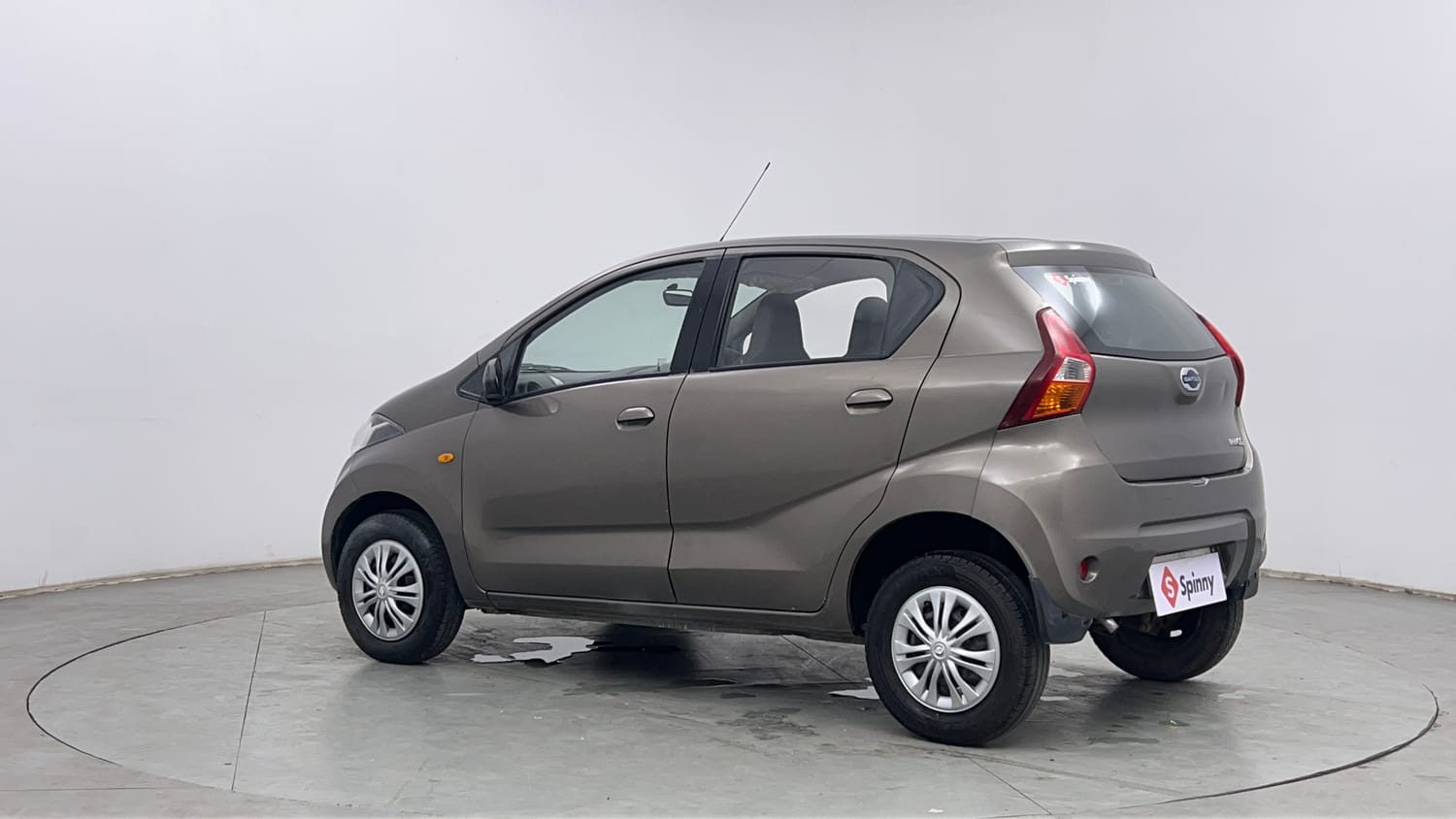 Used 2016 Datsun Redi-GO T Petrol Manual exterior LEFT REAR CORNER VIEW