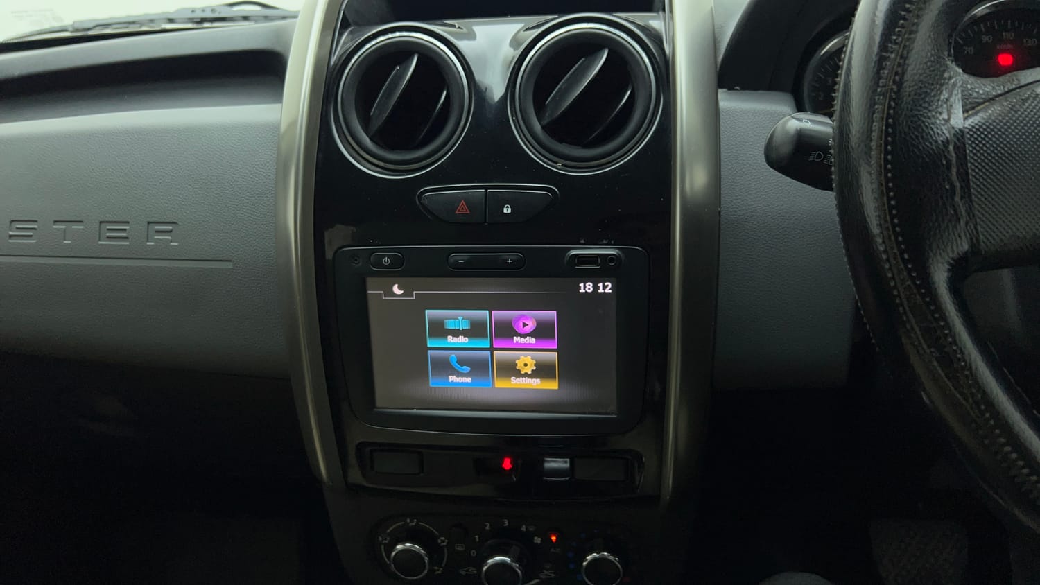 Used 2018 Renault Duster RXS CVT Petrol Automatic top_features Touch screen infotainment system