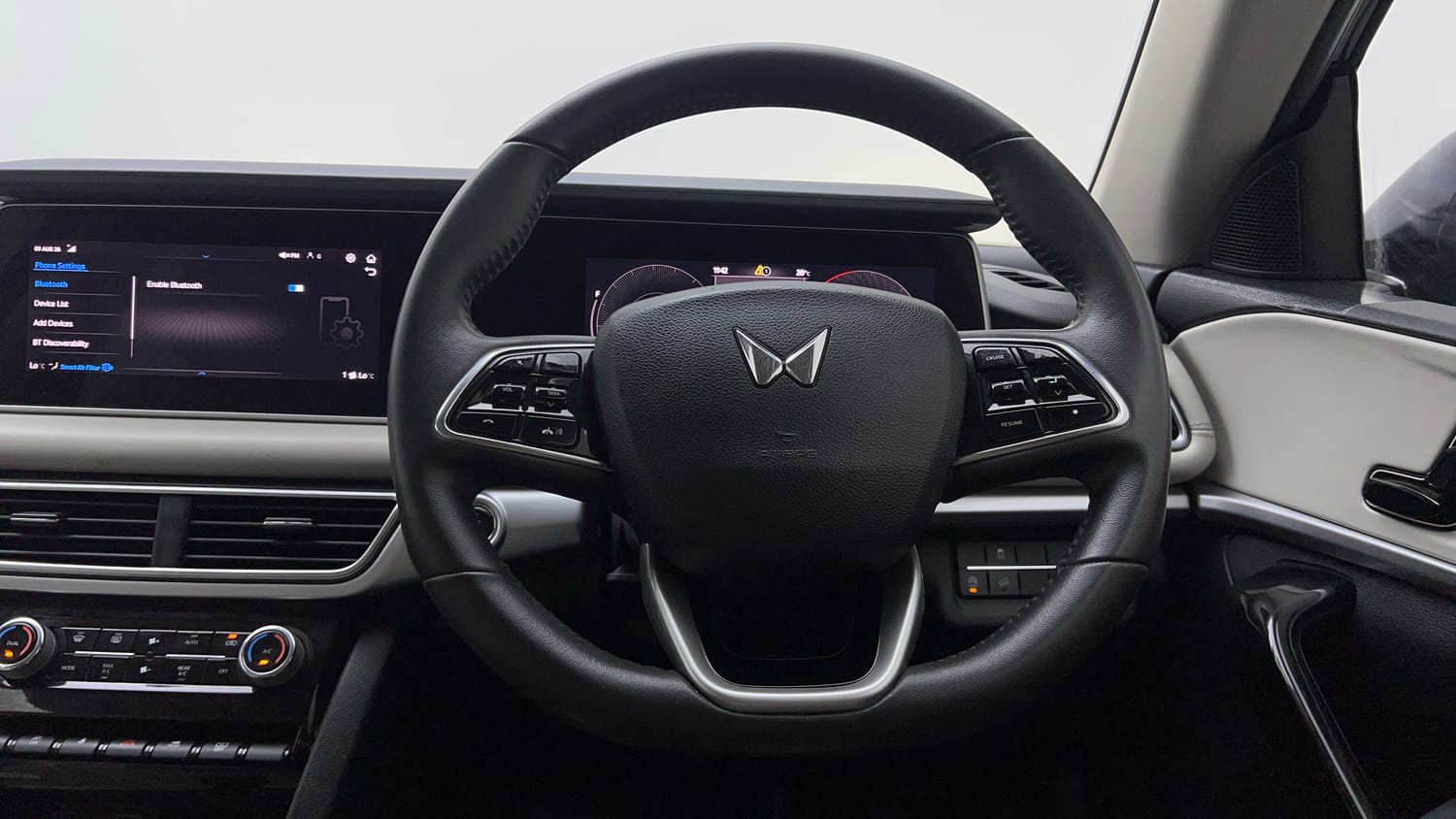 Used 2022 Mahindra XUV700 AX 7 Petrol MT 7 STR Petrol Manual interior STEERING VIEW
