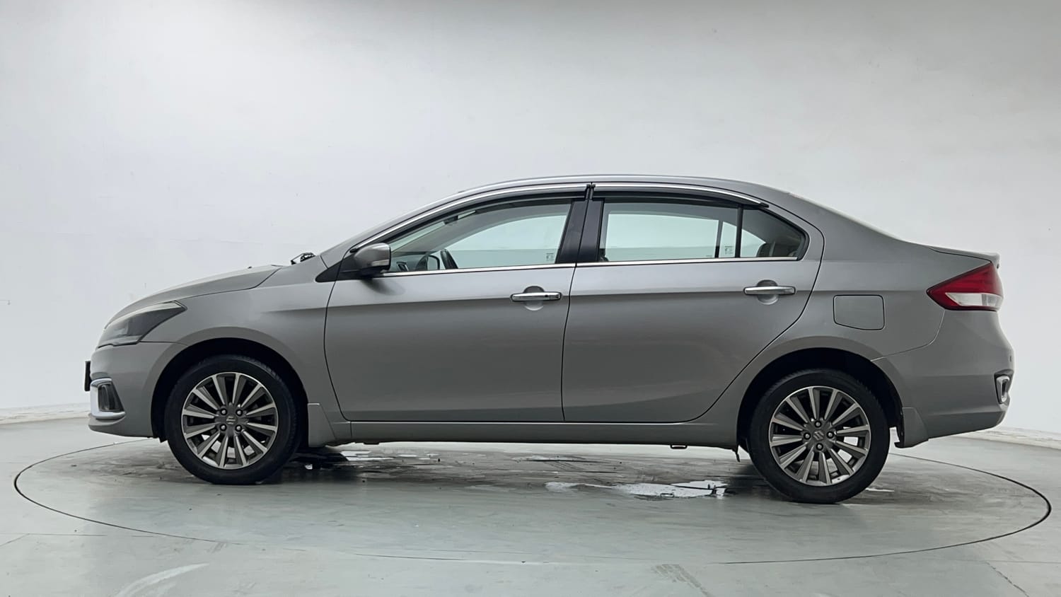 Used 2020 Maruti Suzuki Ciaz Alpha Hybrid 1.5 Petrol Manual exterior LEFT SIDE VIEW