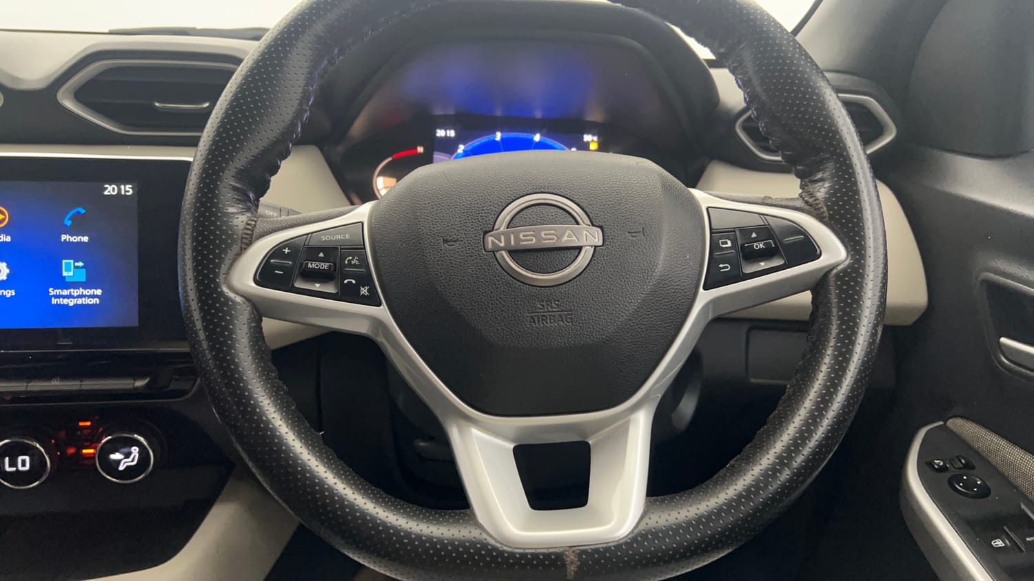 Used 2022 Nissan Magnite XV Petrol Manual interior STEERING VIEW