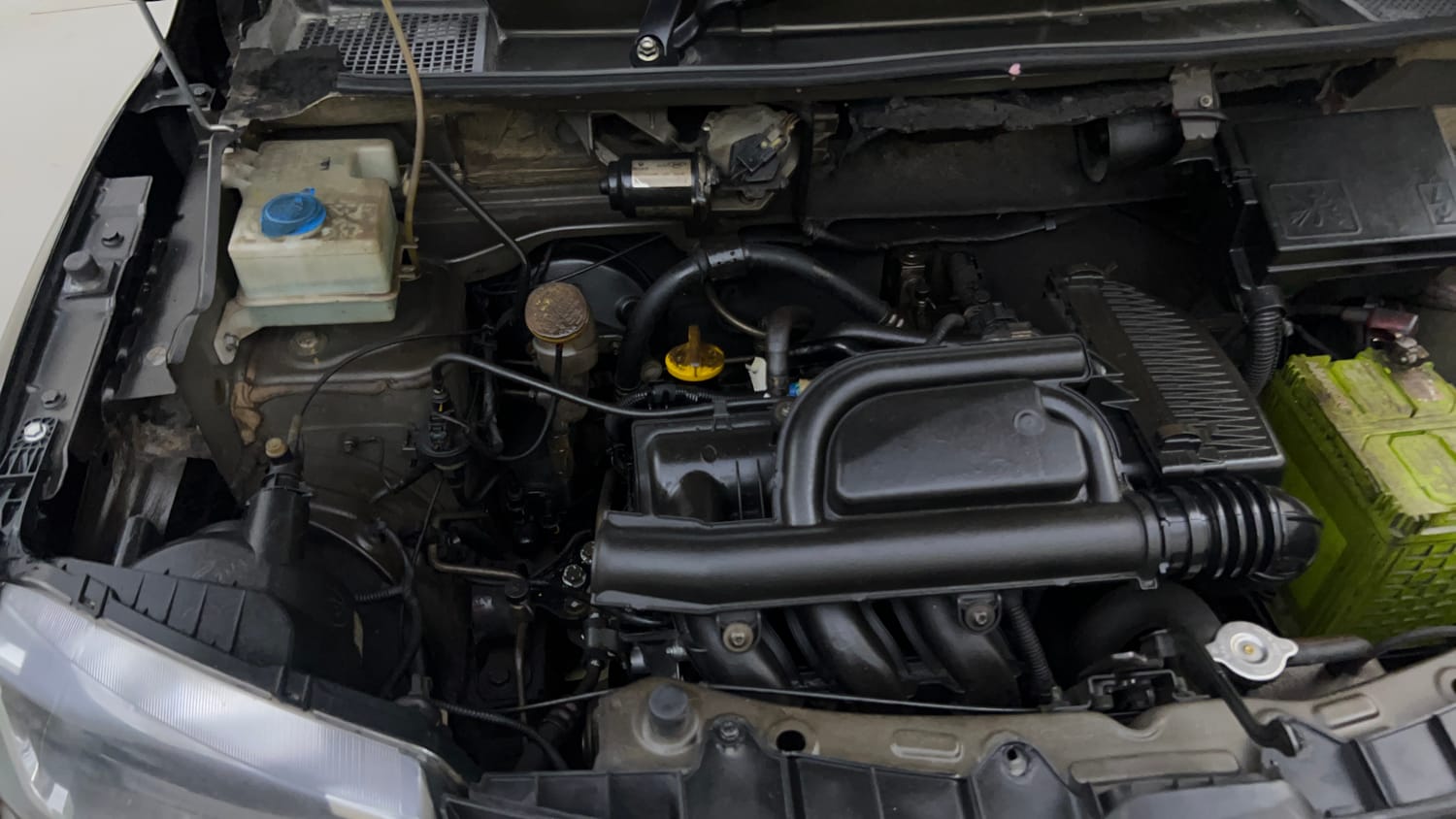 Used 2016 Renault Kwid RXL Petrol Manual engine ENGINE RIGHT SIDE VIEW