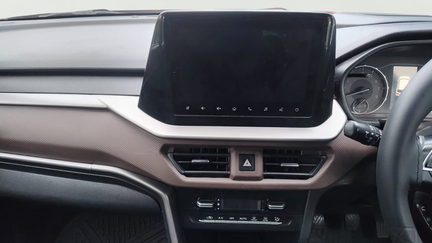 Used 2023 Maruti Suzuki Brezza ZXi Plus Petrol Manual interior MUSIC SYSTEM & AC CONTROL VIEW
