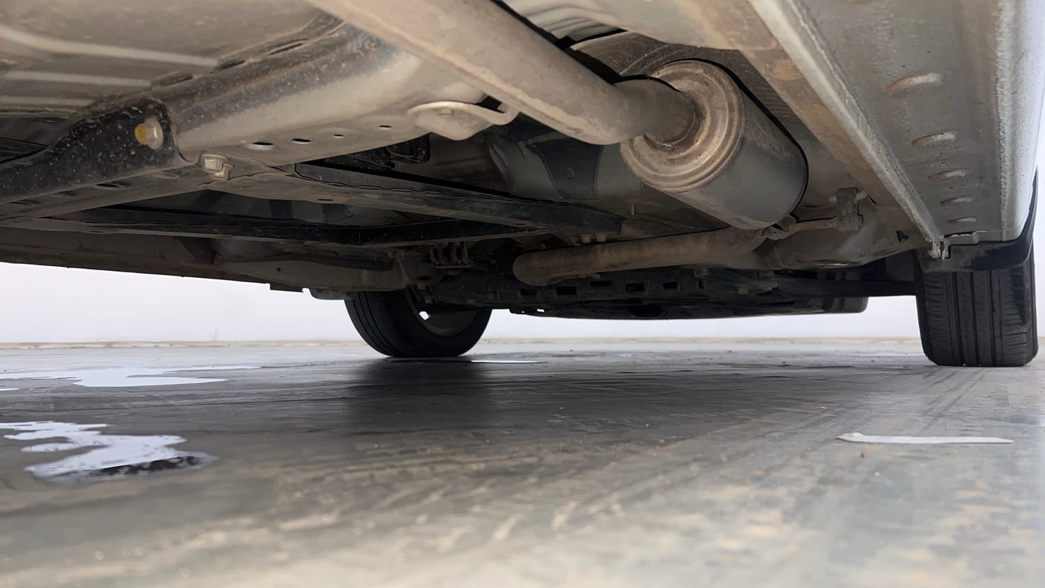 Used 2023 Honda City V Petrol CVT Petrol Automatic extra REAR RIGHT UNDERBODY VIEW