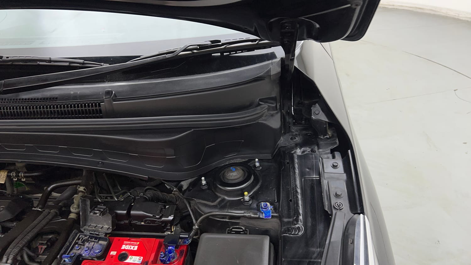 Used 2023 kia Seltos HTX 1.5 Petrol IVT Petrol Automatic engine ENGINE LEFT SIDE HINGE & APRON VIEW