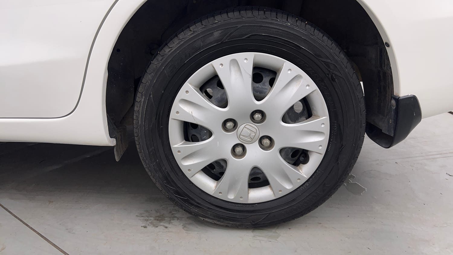 Used 2013 Honda Amaze 1.2 S i-VTEC Petrol Manual tyres LEFT REAR TYRE RIM VIEW