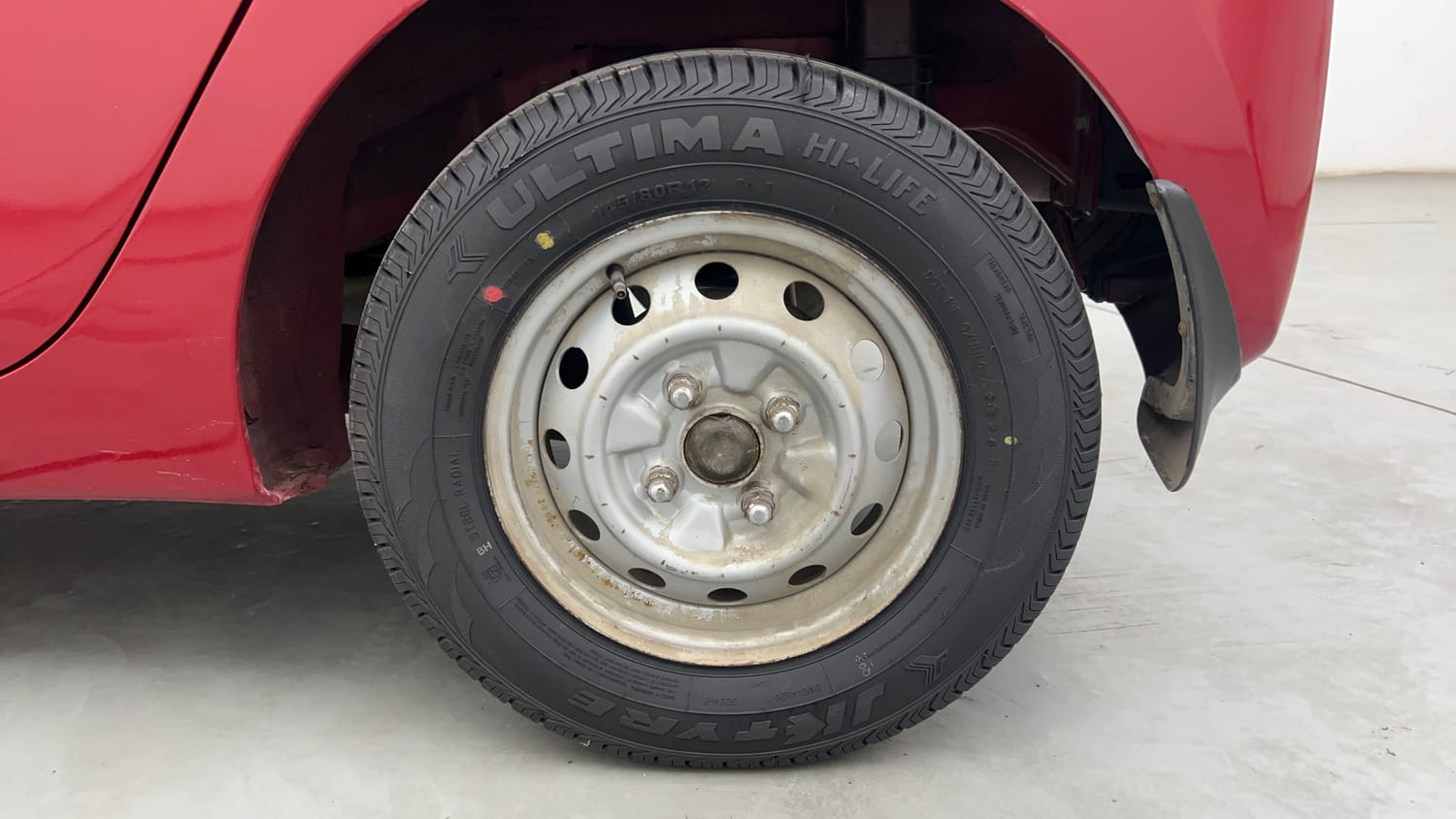 Used 2016 Hyundai Eon Era + AirBag Petrol Manual tyres LEFT REAR TYRE RIM VIEW