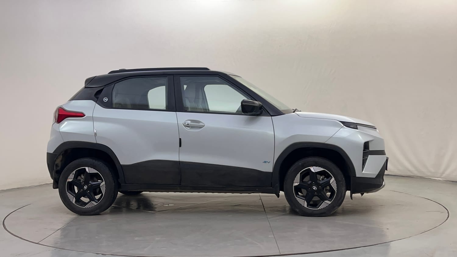 Used 2024 Tata Punch EV Empowered Plus S long Range 7.2 Fast Charger Electric Automatic exterior RIGHT SIDE VIEW