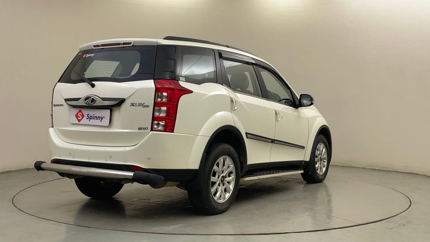 Used 2018 Mahindra XUV500 W10 Diesel Manual exterior RIGHT REAR CORNER VIEW