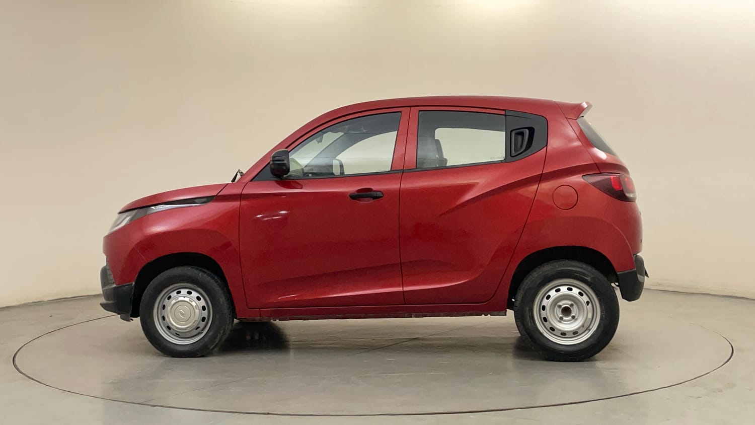 Used 2016 Mahindra KUV100 K2 Plus 6 STR Petrol Manual exterior LEFT SIDE VIEW