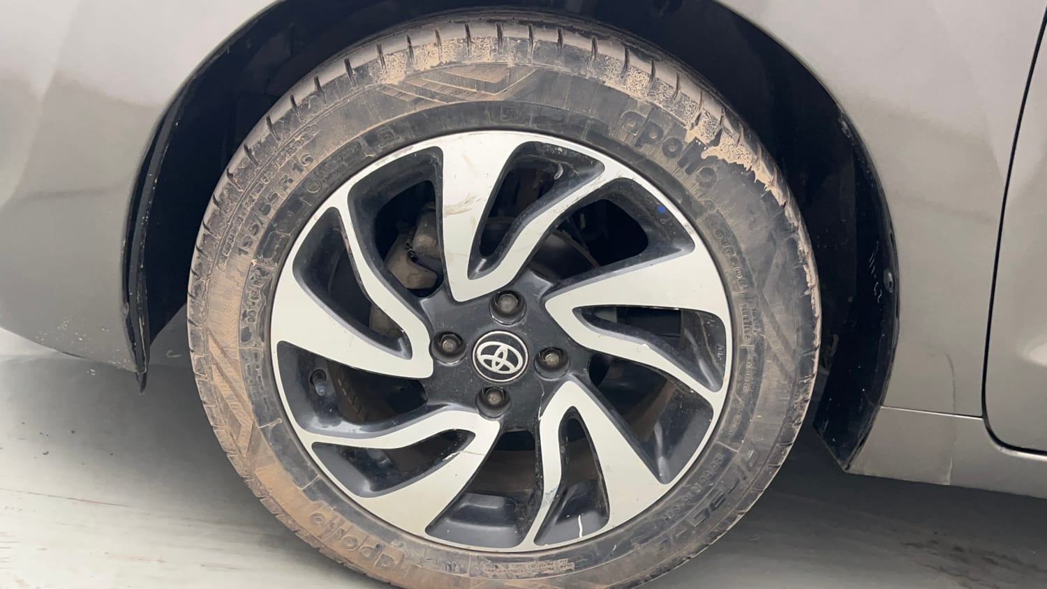 Used 2020 Toyota Glanza G CVT Petrol Automatic tyres LEFT FRONT TYRE RIM VIEW