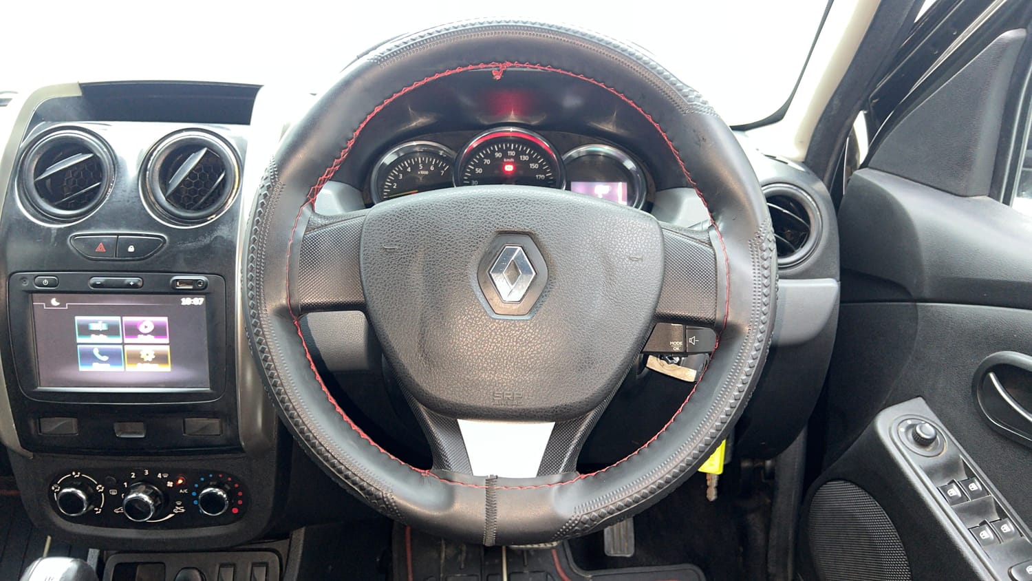 Used 2018 Renault Duster RXS CVT Petrol Automatic interior STEERING VIEW