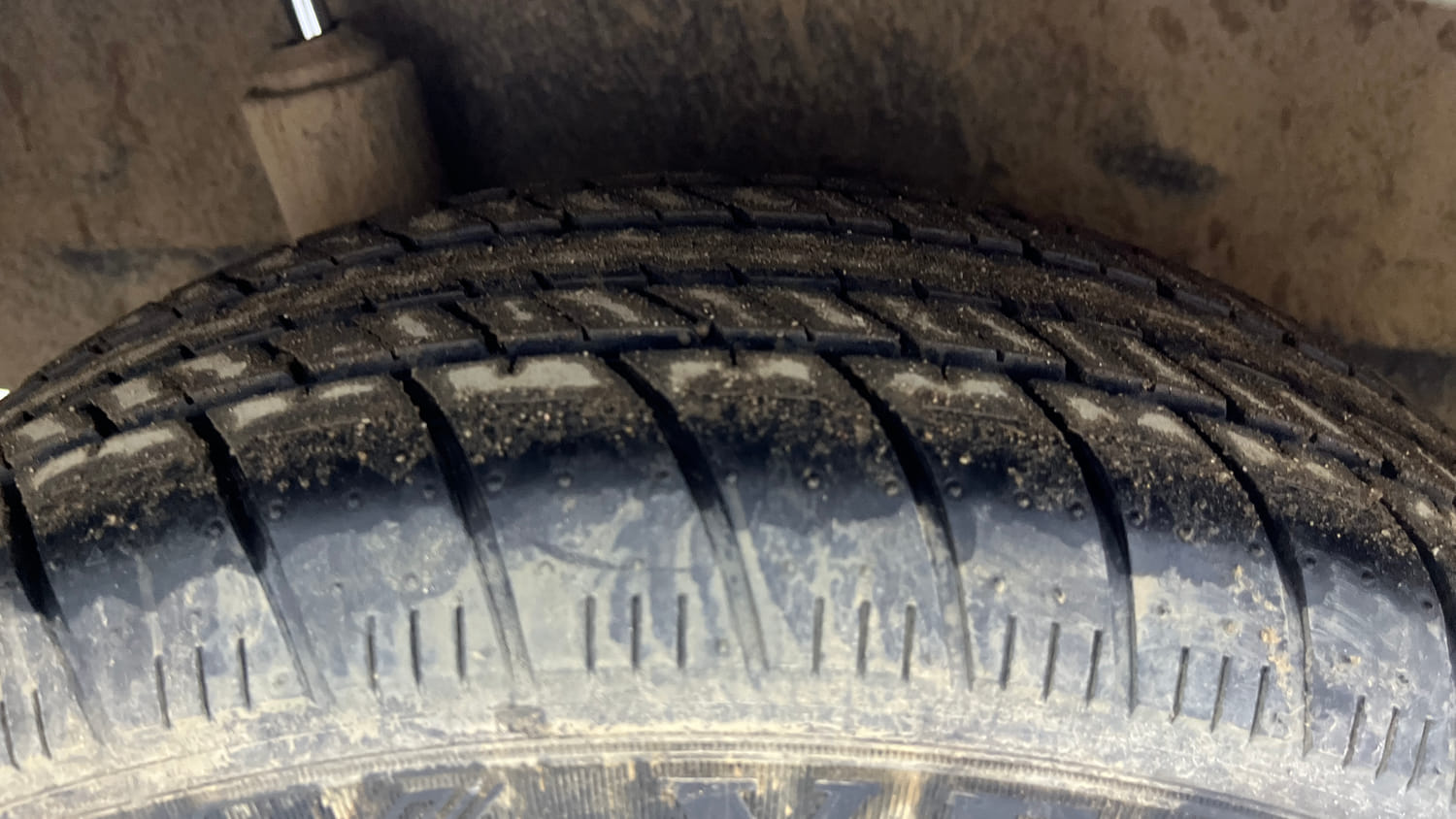 Used 2014 Honda Brio S MT Petrol Manual tyres RIGHT REAR TYRE TREAD VIEW