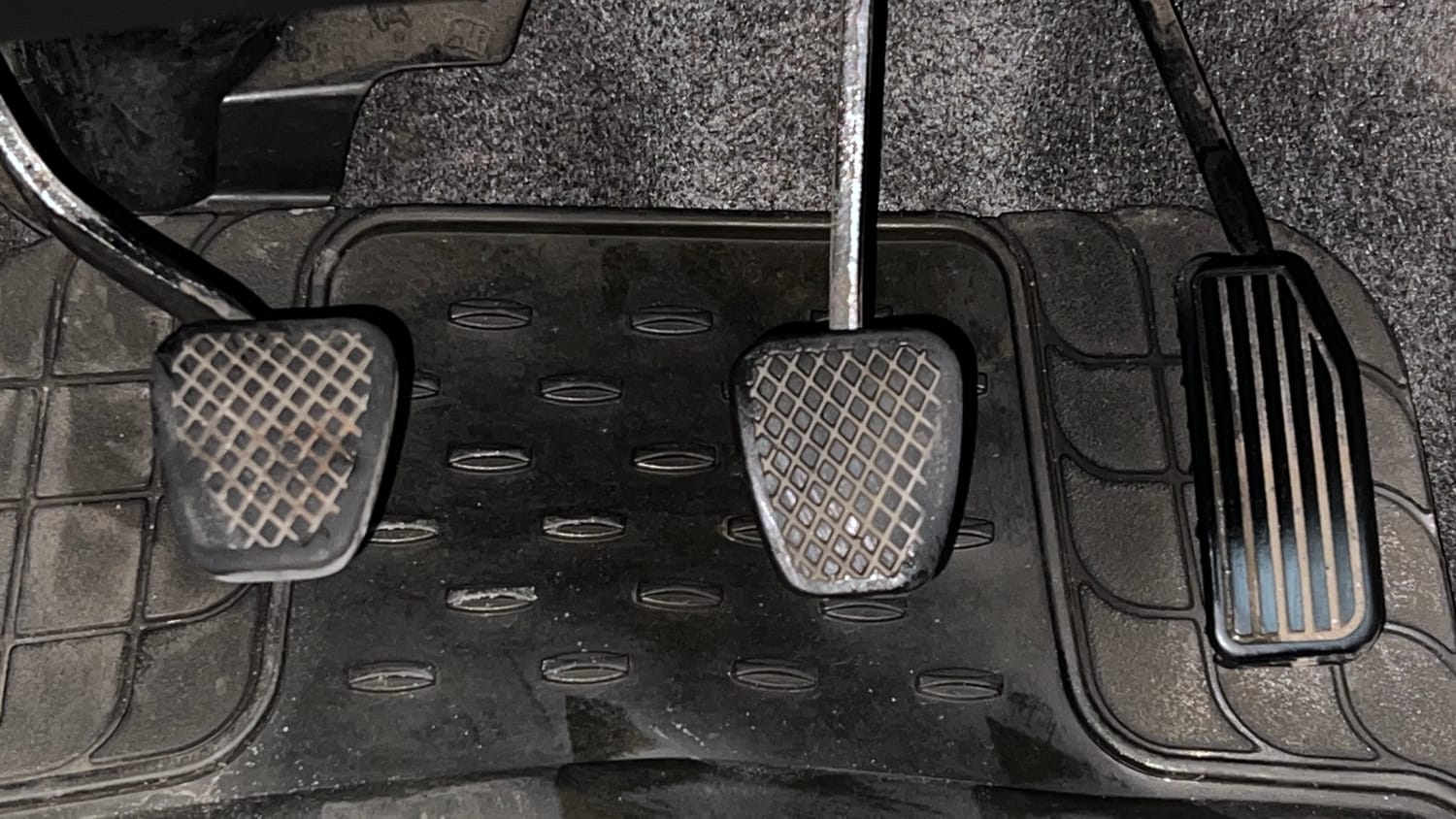 Used 2013 Honda Amaze 1.2 S i-VTEC Petrol Manual interior PEDALS VIEW