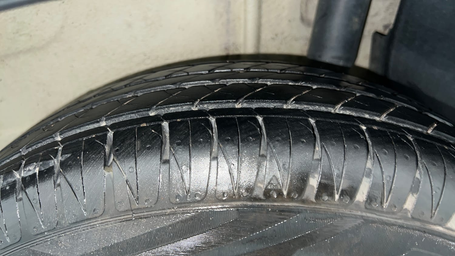 Used 2021 Maruti Suzuki Ignis Alpha 1.2 MT Petrol Manual tyres LEFT REAR TYRE TREAD VIEW