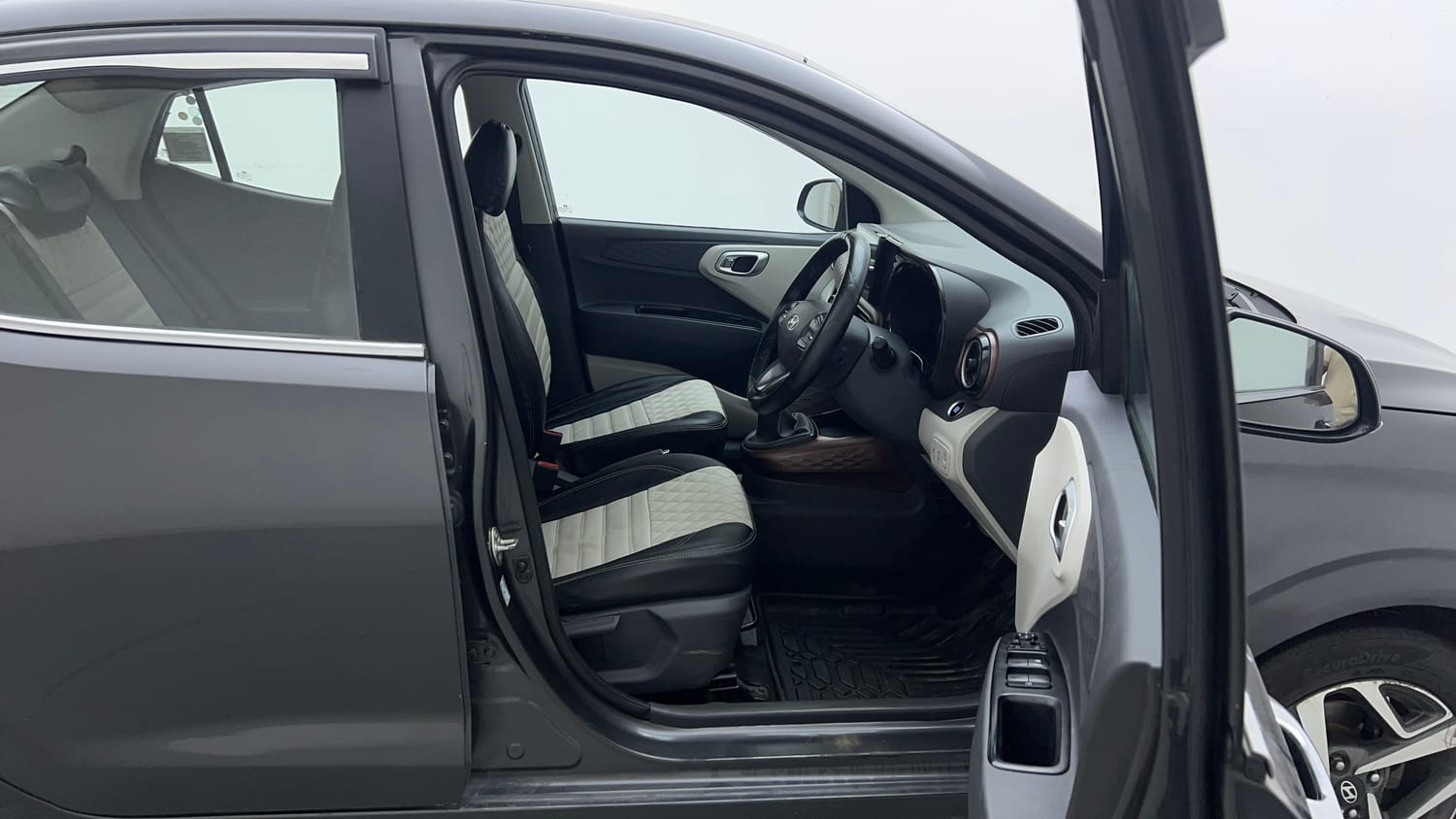 Used 2023 Hyundai Aura SX 1.2 CNG Cng Manual interior RIGHT SIDE FRONT DOOR CABIN VIEW
