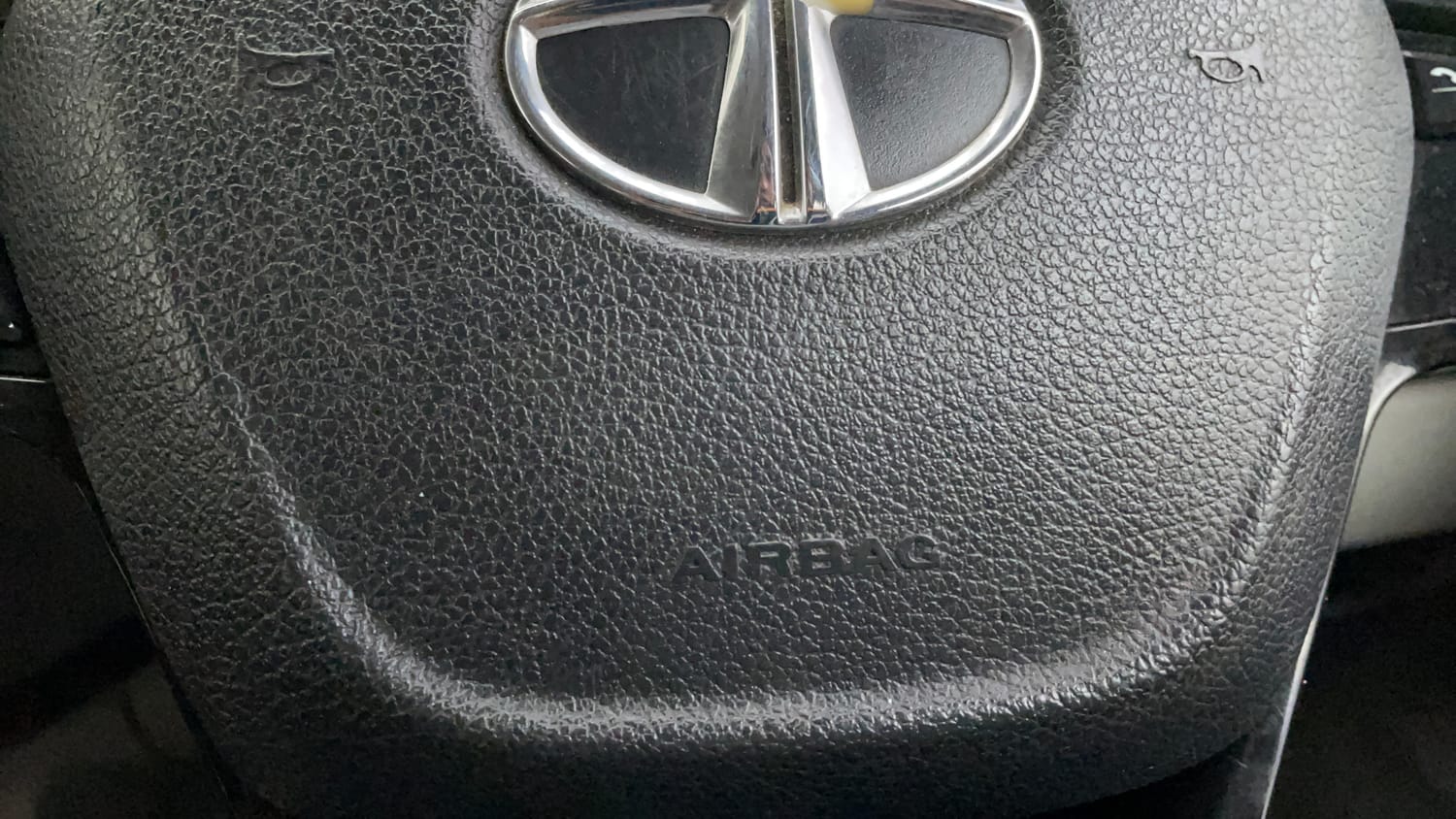 Used 2019 Tata Tiago Revotron XZA Plus Petrol Automatic top_features Airbags