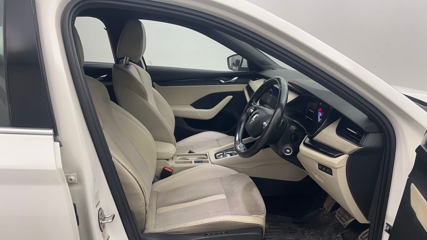 Used 2022 Skoda Octavia L&K 2.0 Petrol Automatic interior RIGHT SIDE FRONT DOOR CABIN VIEW