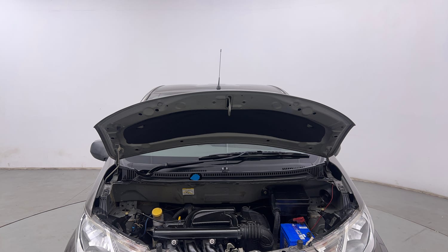 Used 2016 Datsun Redi-GO T Petrol Manual engine ENGINE & BONNET OPEN FRONT VIEW
