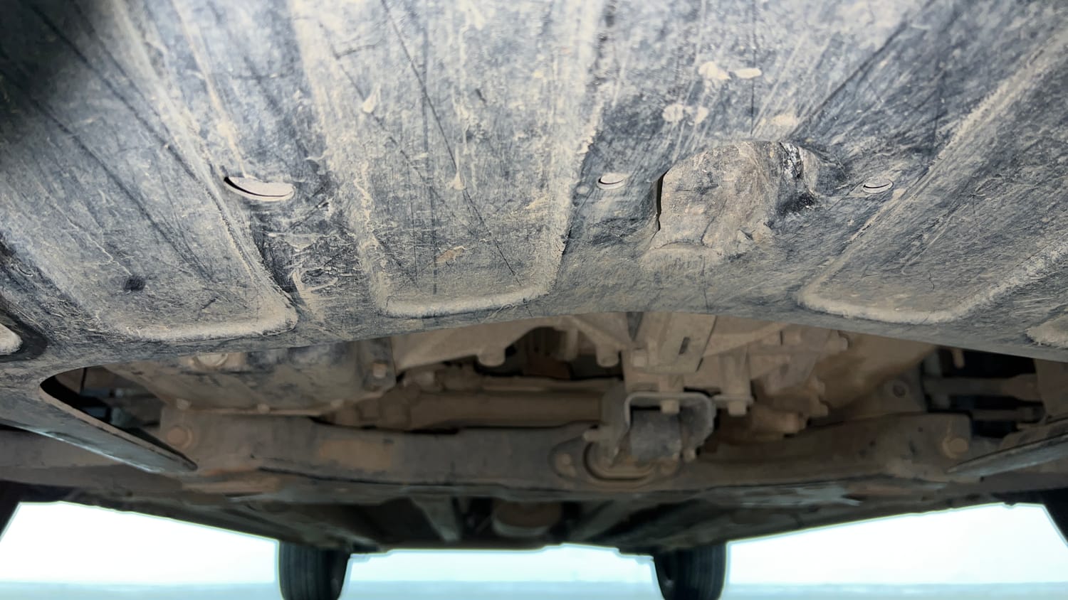 Used 2019 Hyundai Verna SX 1.6 VTVT Petrol Manual extra FRONT LEFT UNDERBODY VIEW