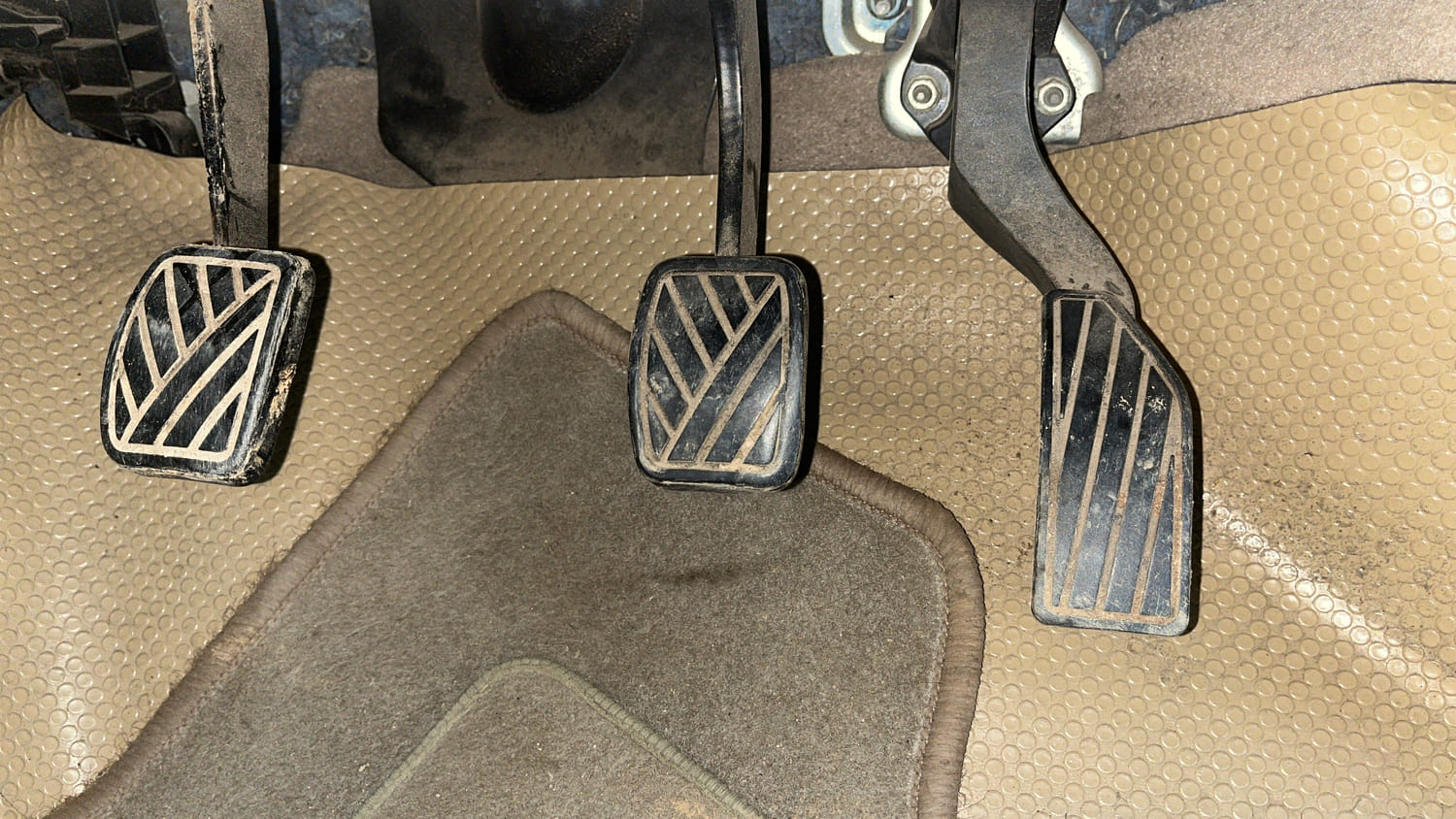 Used 2015 Maruti Suzuki Swift Dzire VXI Petrol Manual interior PEDALS VIEW