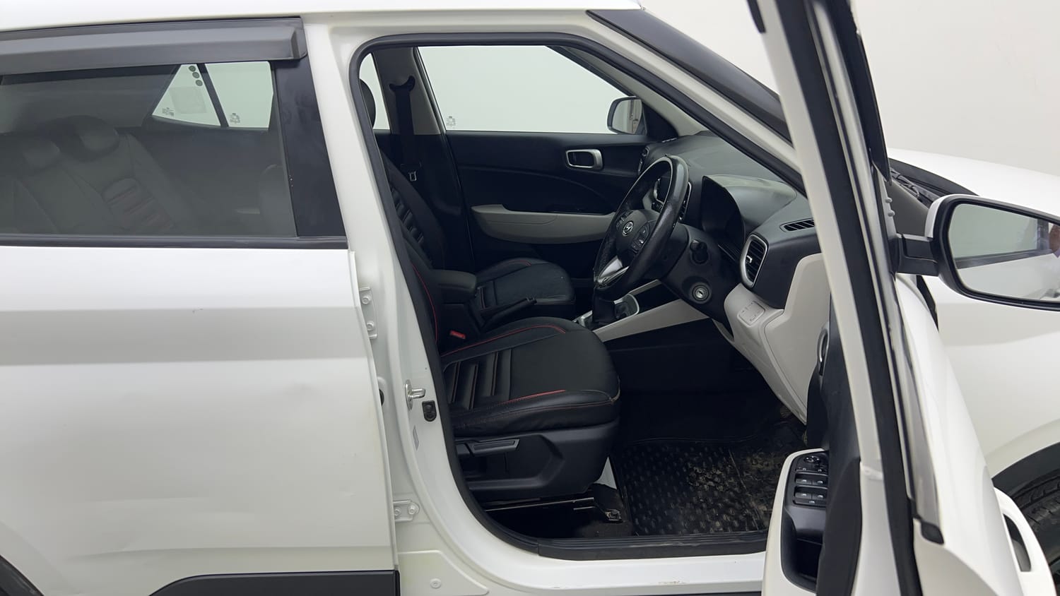 Used 2023 Hyundai Venue S (O) 1.2 Petrol Petrol Manual interior RIGHT SIDE FRONT DOOR CABIN VIEW