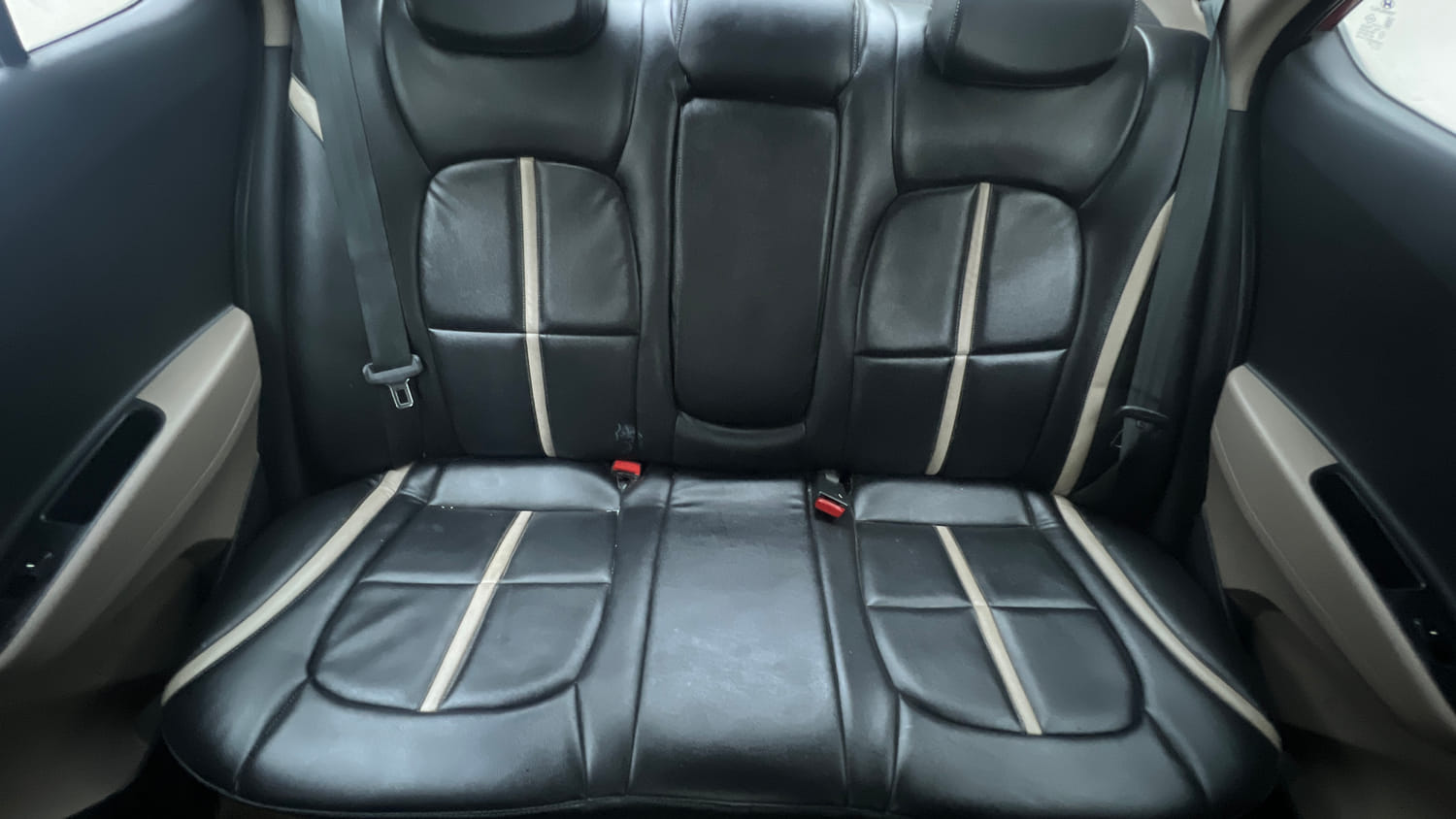 Used 2016 Hyundai Xcent SX 1.2 (O) Petrol Manual interior REAR SEAT CONDITION VIEW