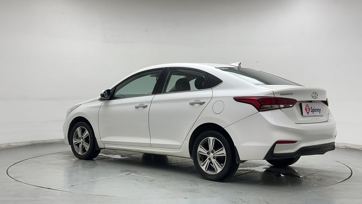 Used 2019 Hyundai Verna SX 1.6 VTVT Petrol Manual exterior LEFT REAR CORNER VIEW