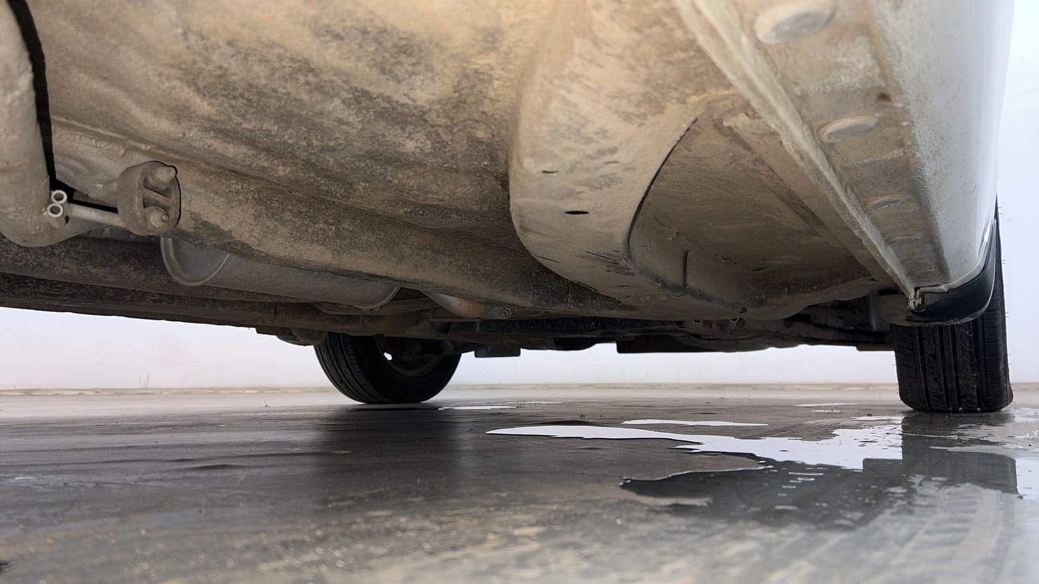 Used 2013 Honda Amaze 1.2 S i-VTEC Petrol Manual extra REAR RIGHT UNDERBODY VIEW