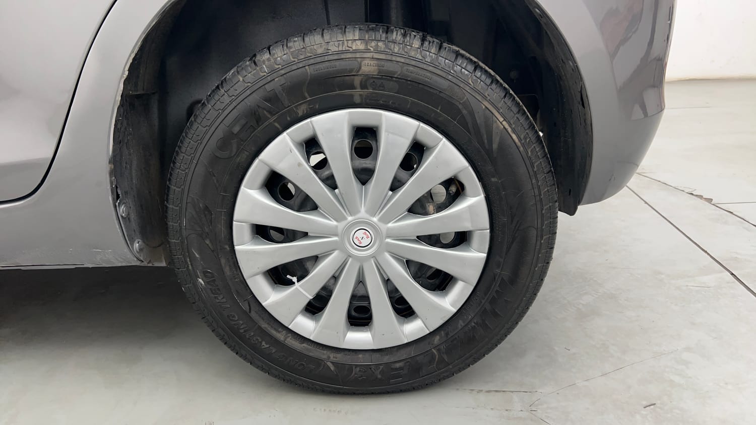 Used 2017 Maruti Suzuki Swift VXi Petrol Manual tyres LEFT REAR TYRE RIM VIEW