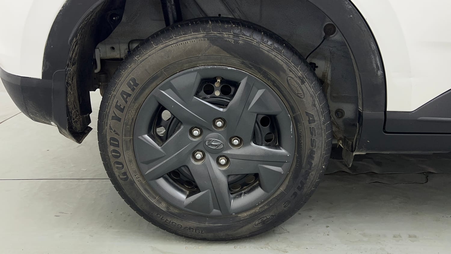 Used 2023 Hyundai Venue S (O) 1.2 Petrol Petrol Manual tyres RIGHT REAR TYRE RIM VIEW