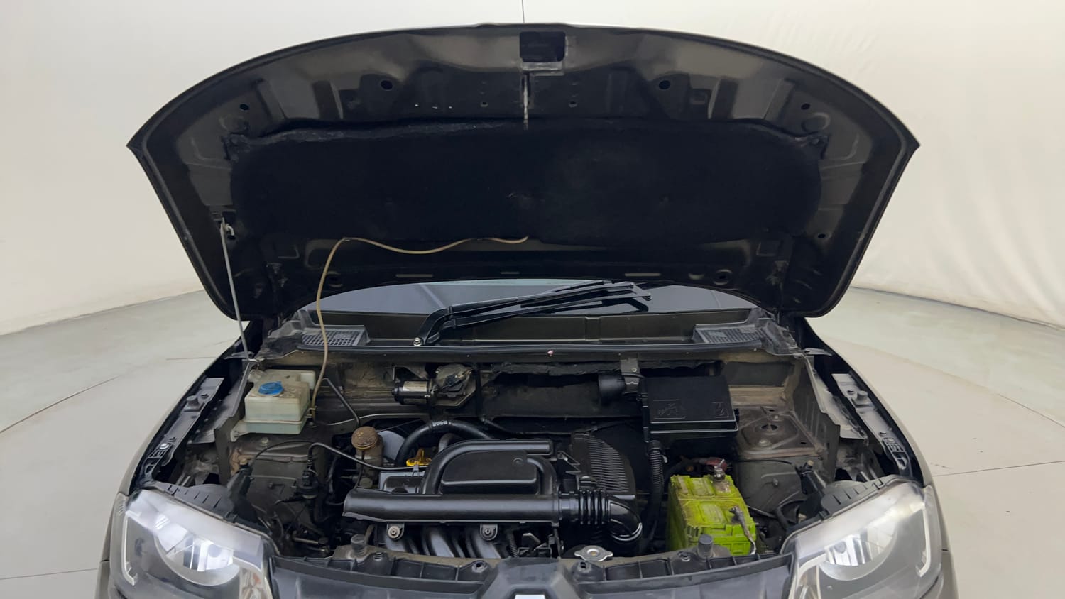 Used 2016 Renault Kwid RXL Petrol Manual engine ENGINE & BONNET OPEN FRONT VIEW