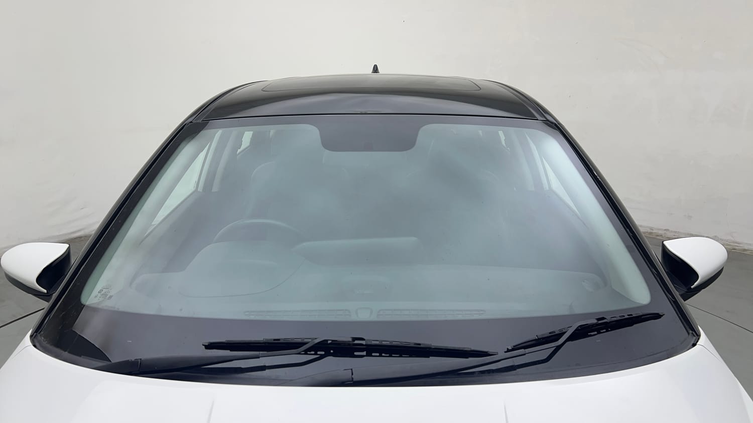Used 2020 Hyundai New i20 Asta (O) 1.0 Turbo DCT Petrol Automatic exterior FRONT WINDSHIELD VIEW