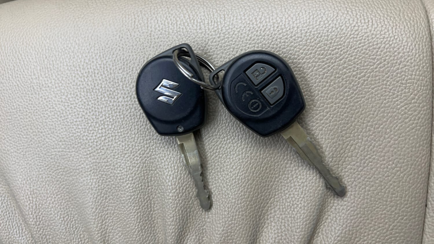 Used 2018 Maruti Suzuki Dzire VXi AMT Petrol Automatic extra CAR KEY VIEW