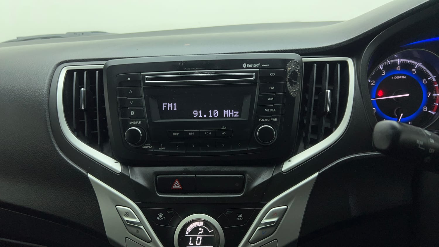 Used 2017 Maruti Suzuki Baleno Delta 1.2 Petrol Manual top_features Integrated (in-dash) music system