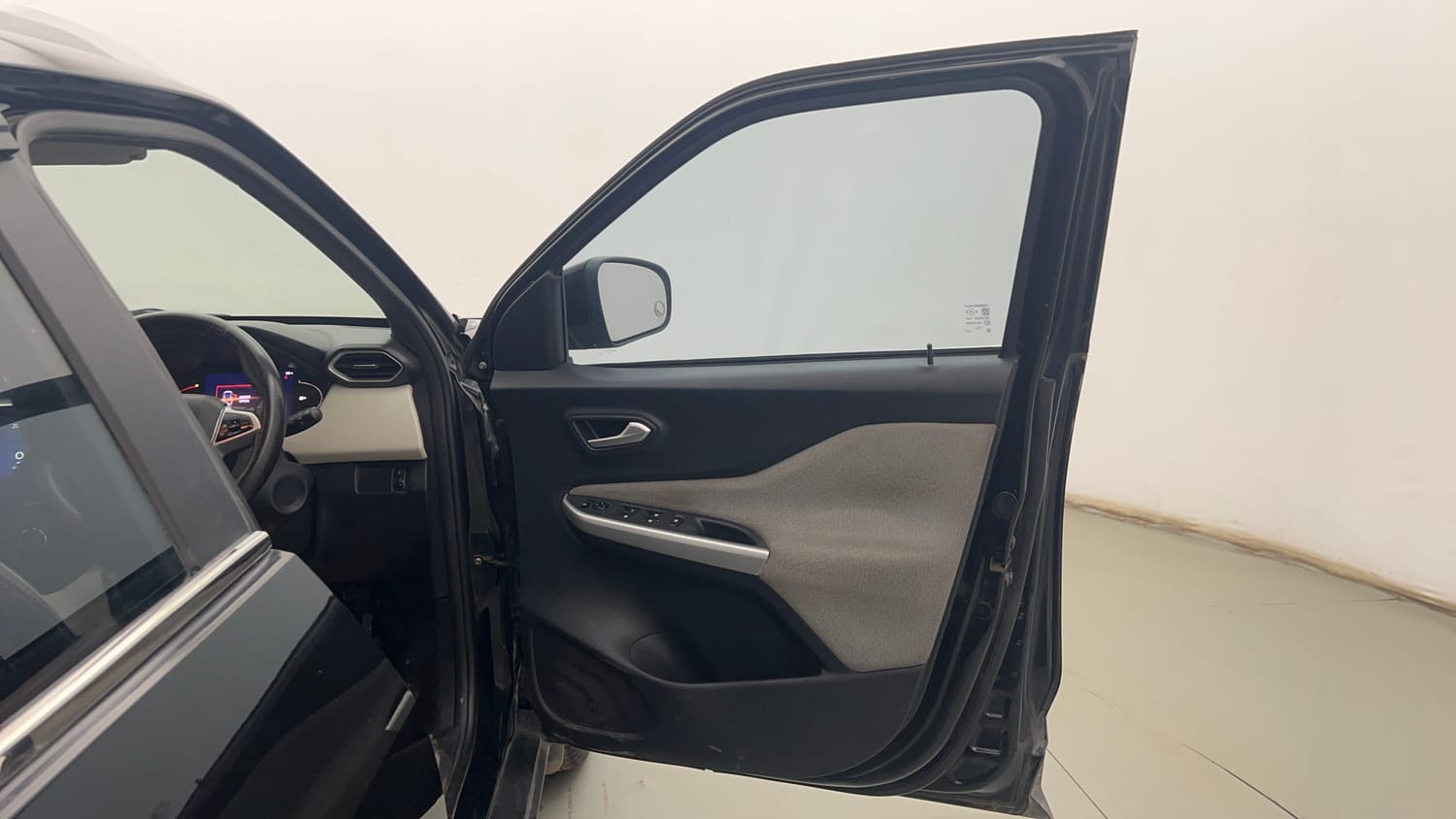 Used 2022 Nissan Magnite XV Petrol Manual interior RIGHT FRONT DOOR OPEN VIEW