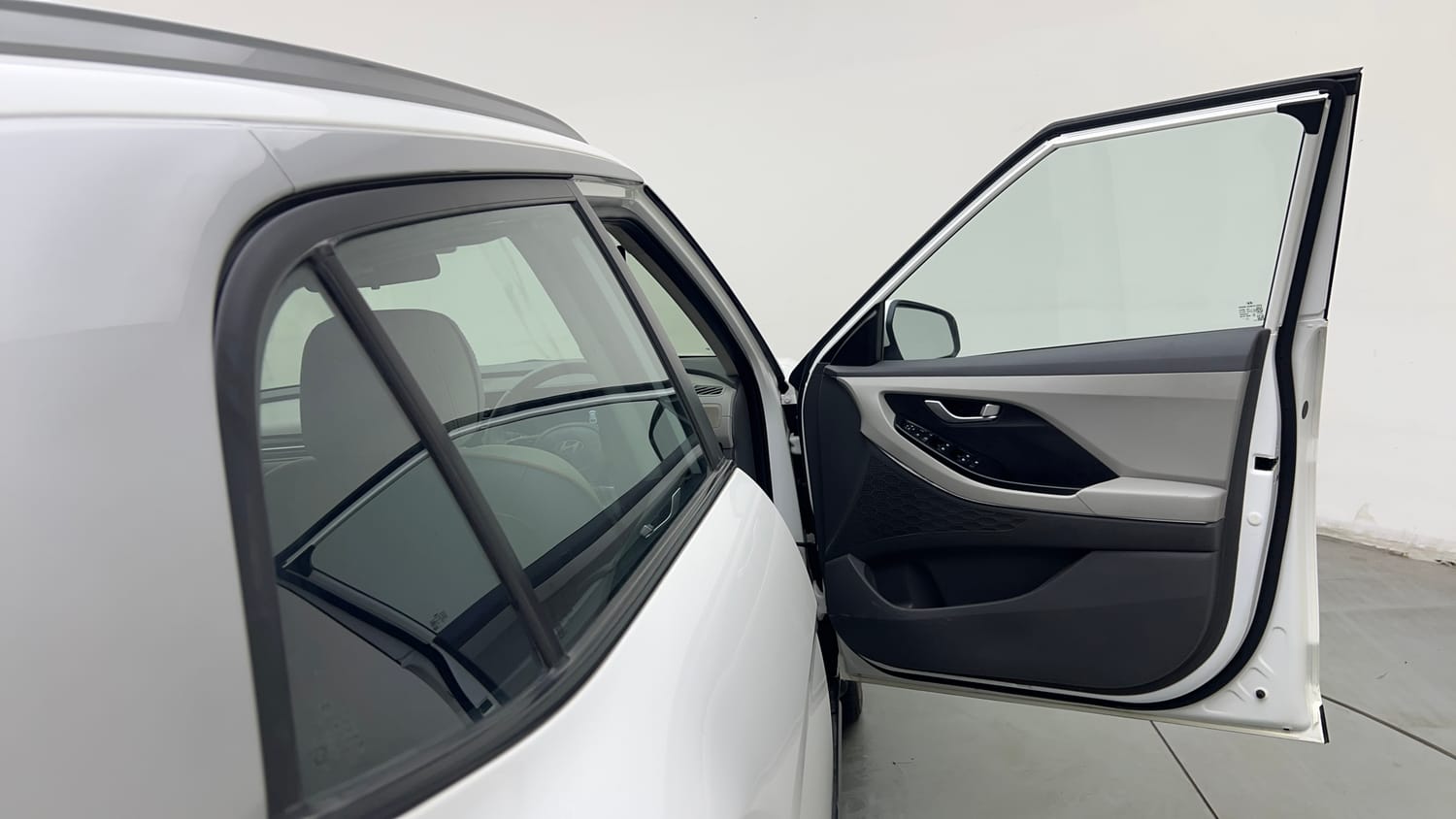 Used 2024 Hyundai Creta 1.5 CRDi Diesel MT DSL S(O) Diesel Manual interior RIGHT FRONT DOOR OPEN VIEW