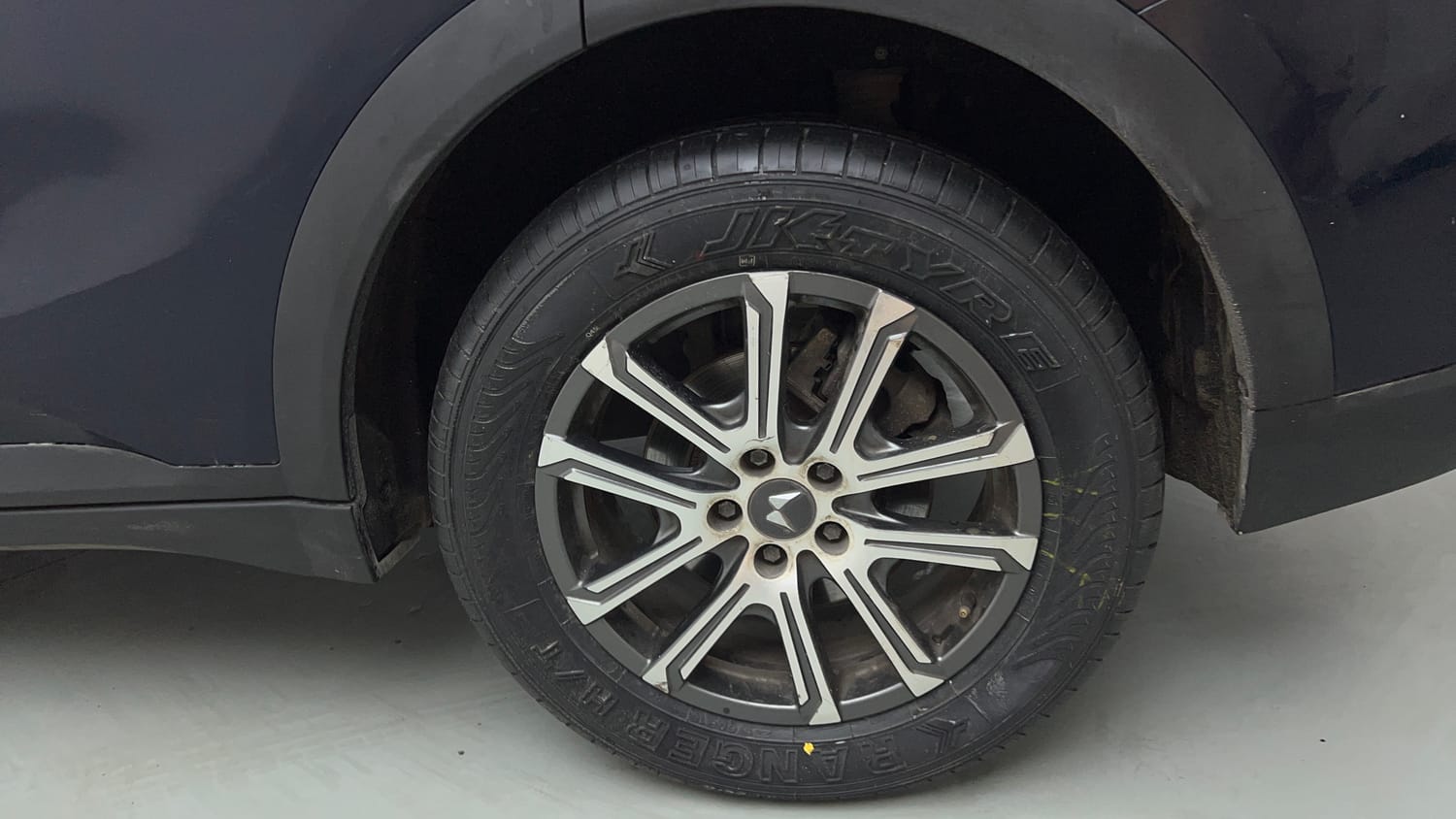Used 2022 Mahindra XUV700 AX 7 Petrol MT 7 STR Petrol Manual tyres LEFT REAR TYRE RIM VIEW