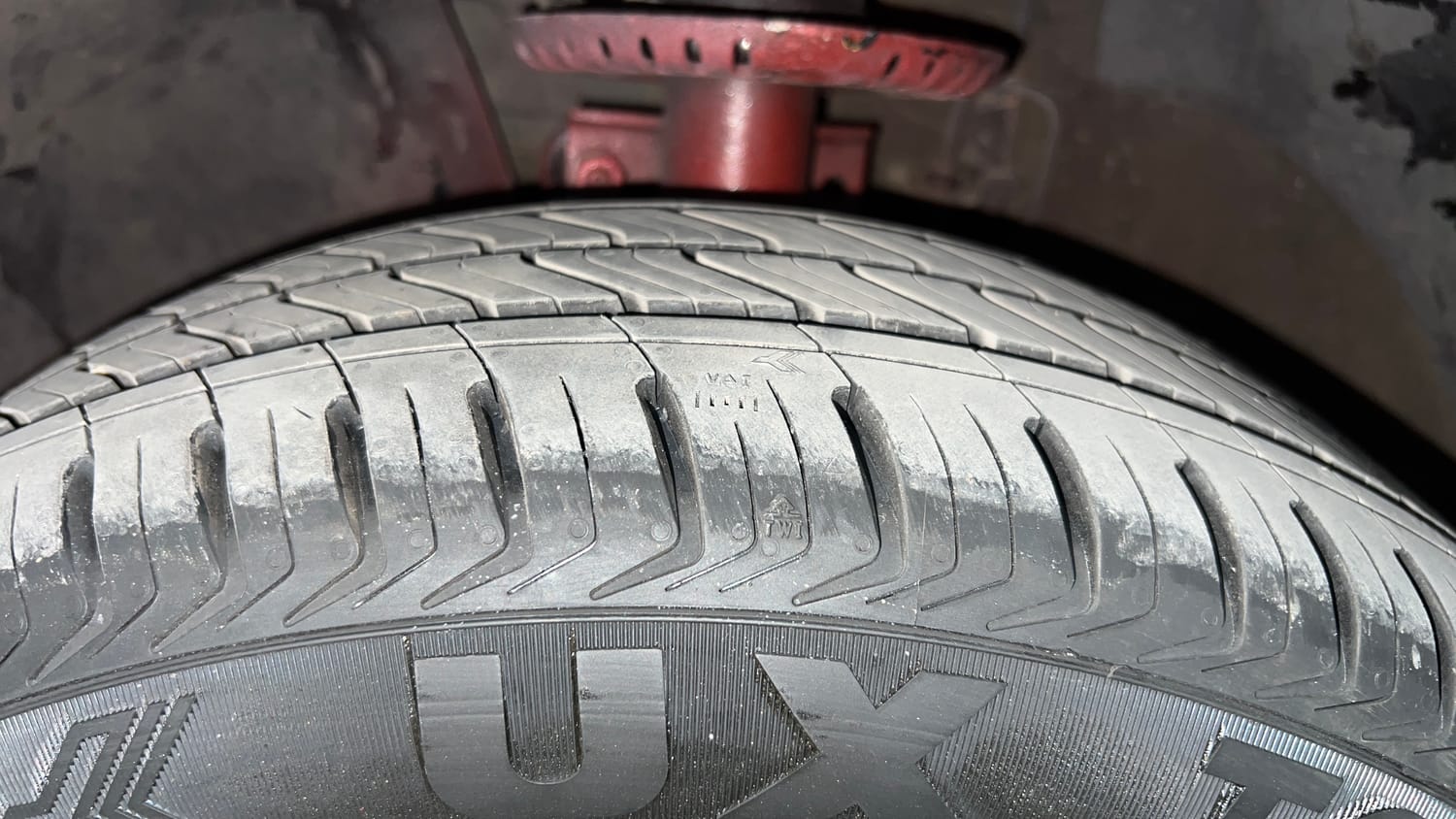 Used 2015 Volkswagen Polo Highline1.2L (P) Petrol Manual tyres LEFT FRONT TYRE TREAD VIEW