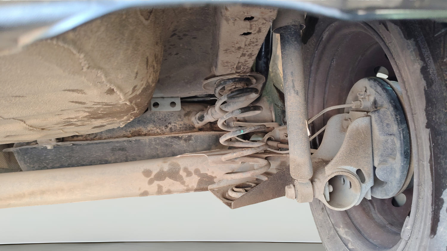 Used 2020 Renault Kwid RXT Petrol Manual extra REAR RIGHT UNDERBODY VIEW